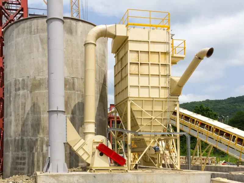 Sistema de aspiración y filtración de polvo en planta industrial
