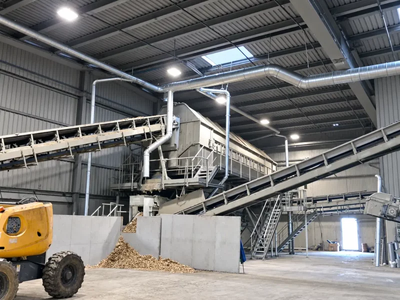 Sistema de aspiración industrial en planta de reciclaje